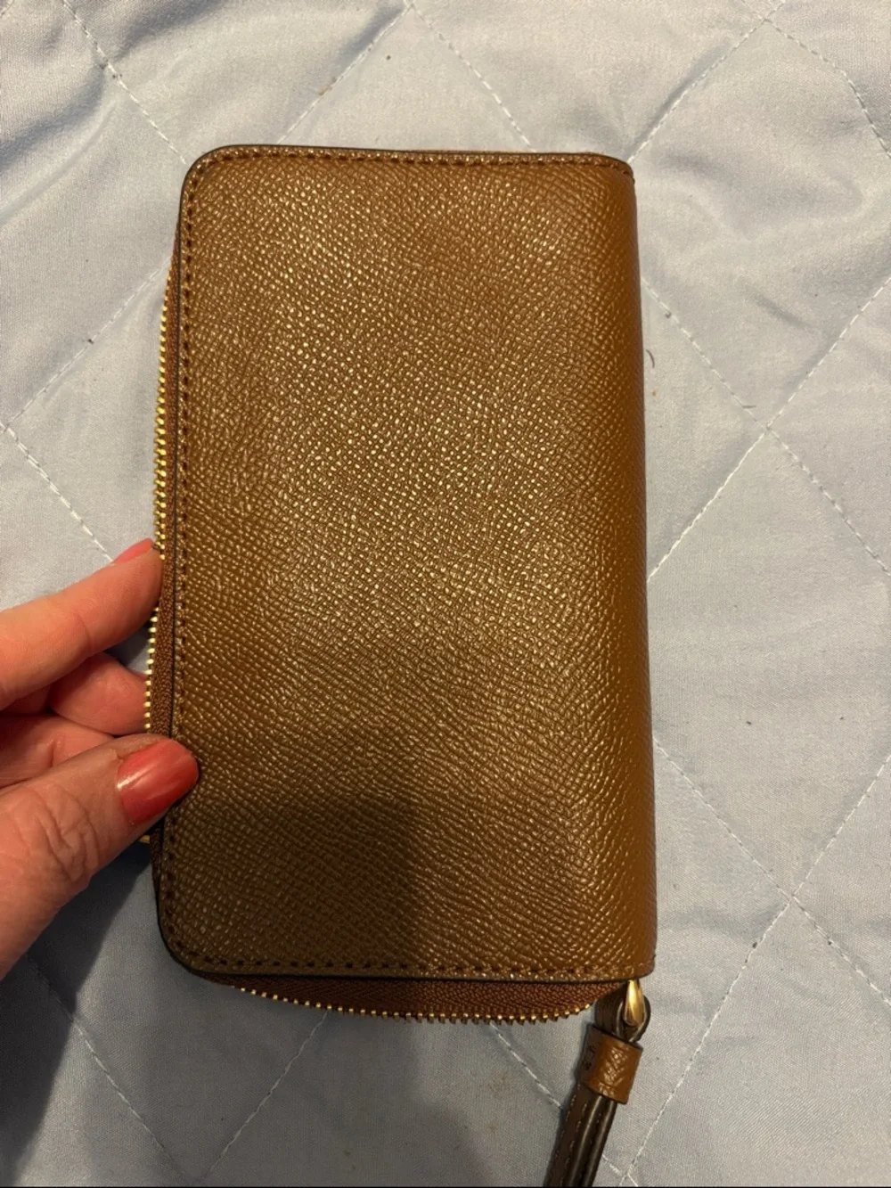Coach Tan Pebbled Leather Zip Wallet with Gold Hardware - Picture 5 of 6